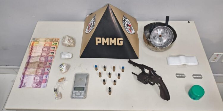Detento em saída temporária é preso com arma e drogas em Governador Valadares