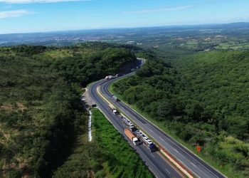 Feriado de Corpus Christi afeta circulação de veículos pesados na BR-135